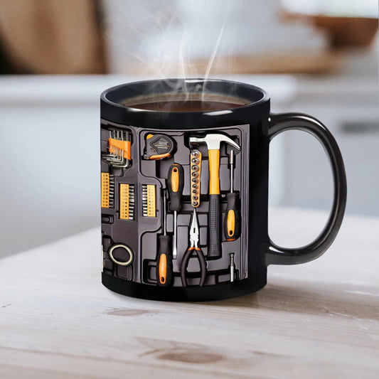 Kaffeebecher mit Werkzeugmotiv für täglichen Kaffeegenuss
