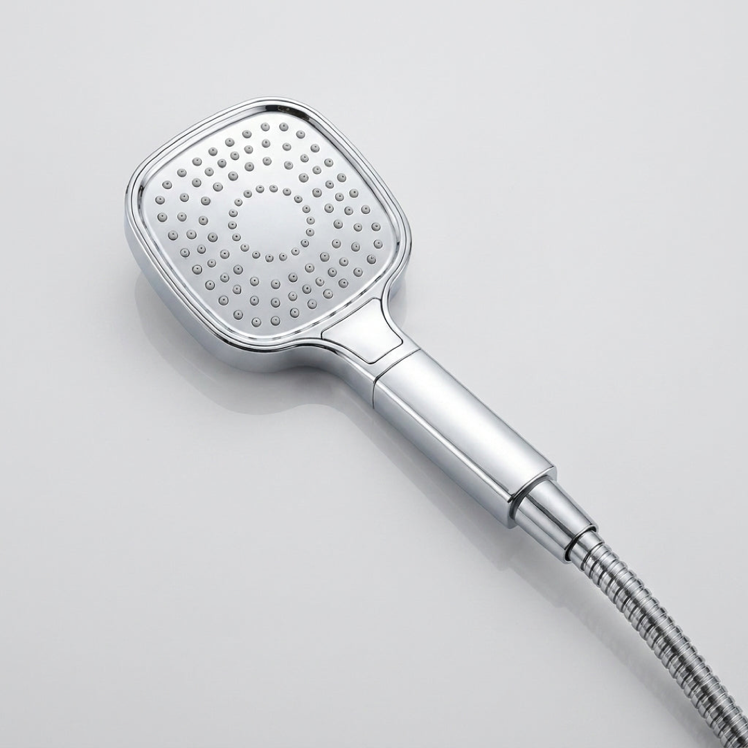 Pomme de douche filtrante pour un débit plus fort et plus propre