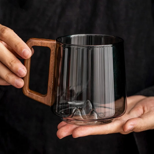 Kaffeebecher aus Rauchglas für gemütliche Kaffeepausen
