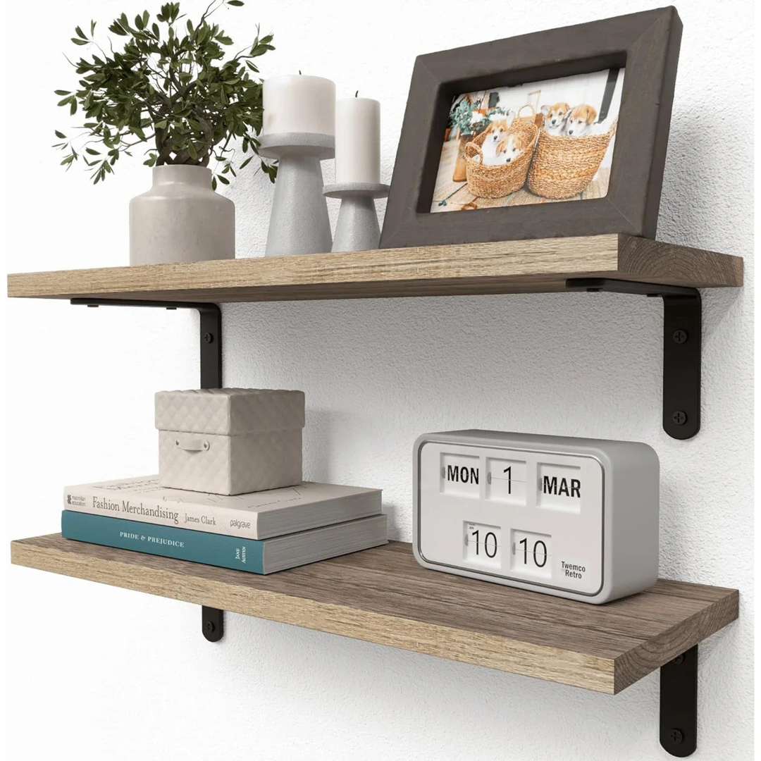 Rustieke zwevende planken voor een opgeruimd display