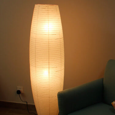 Kolomvloerlamp van rijstpapier voor een zachte gloed