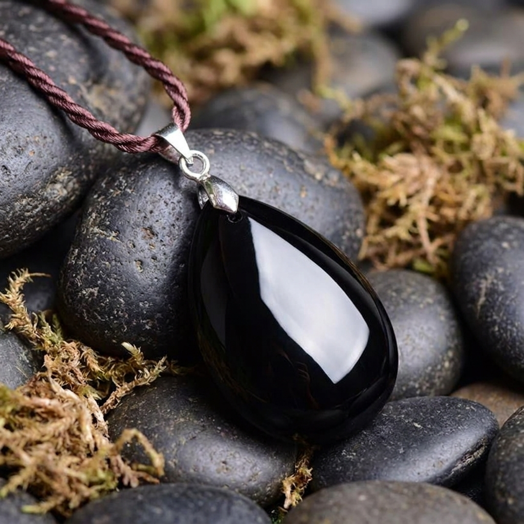 Collier goutte d’obsidienne – style quotidien sans effort
