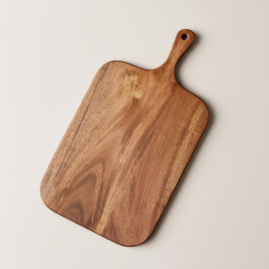 Doppelseitiges Holzbrett für Brot und Obst, als Servierplatte