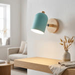 Dřevěné nástěnné bodové světlo pro cílené osvětlení