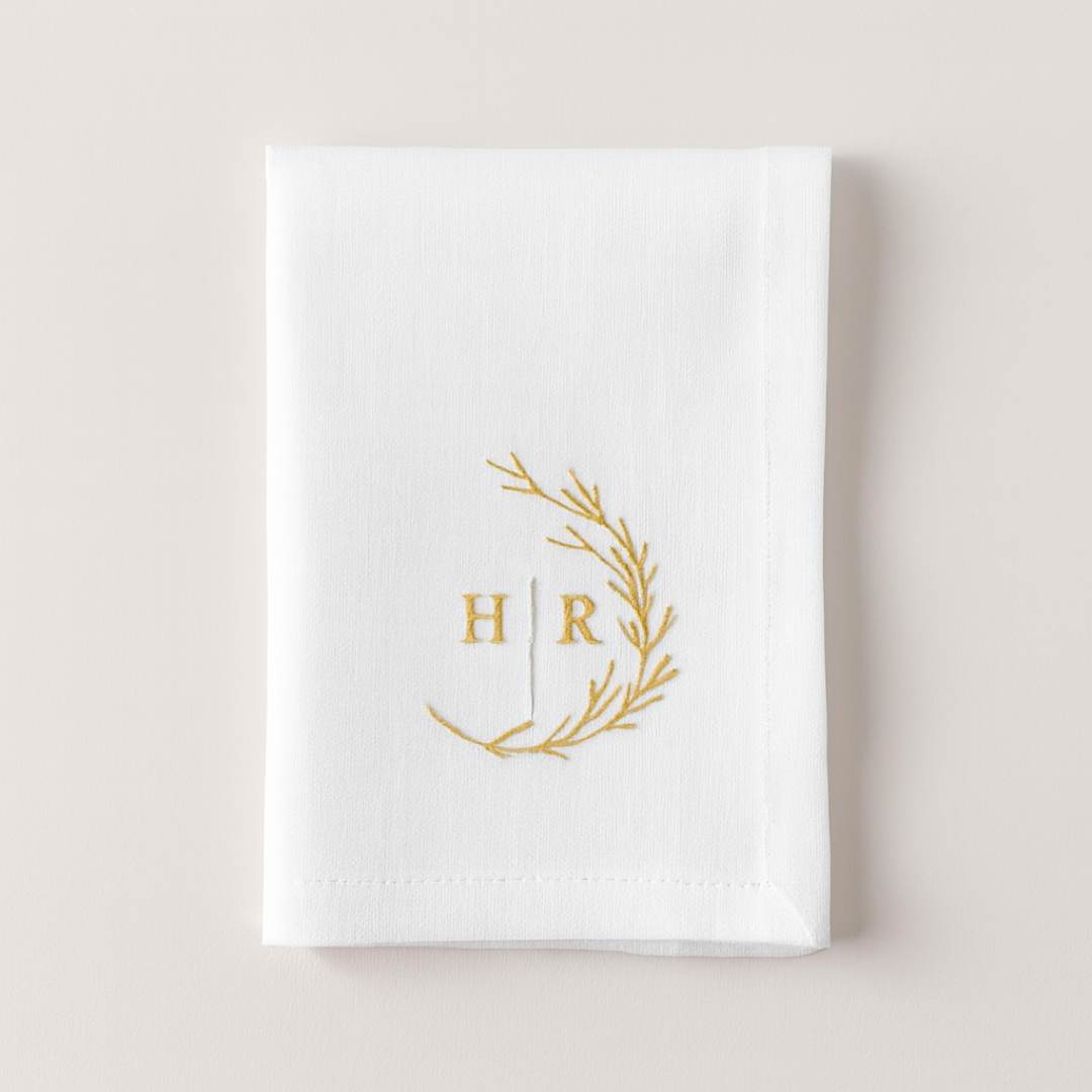 Monogrammierte Leinenservietten für elegantes Essen