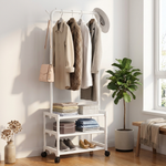 Porte-vêtements roulant pour un accès facile aux tenues