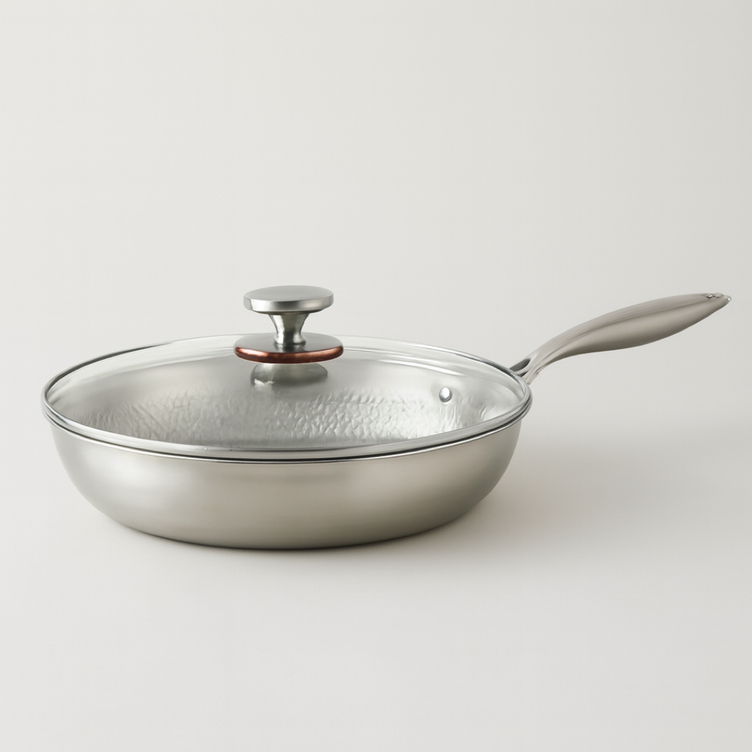 Gesmede titanium koekenpan voor moeiteloos koken  