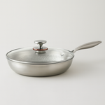 Gesmede titanium koekenpan voor moeiteloos koken  