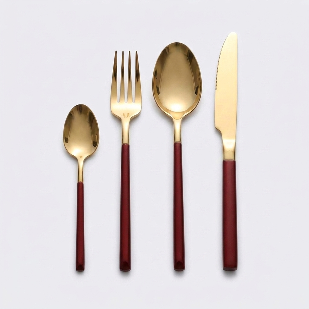 Geformtes Besteckset für einladendes Essen