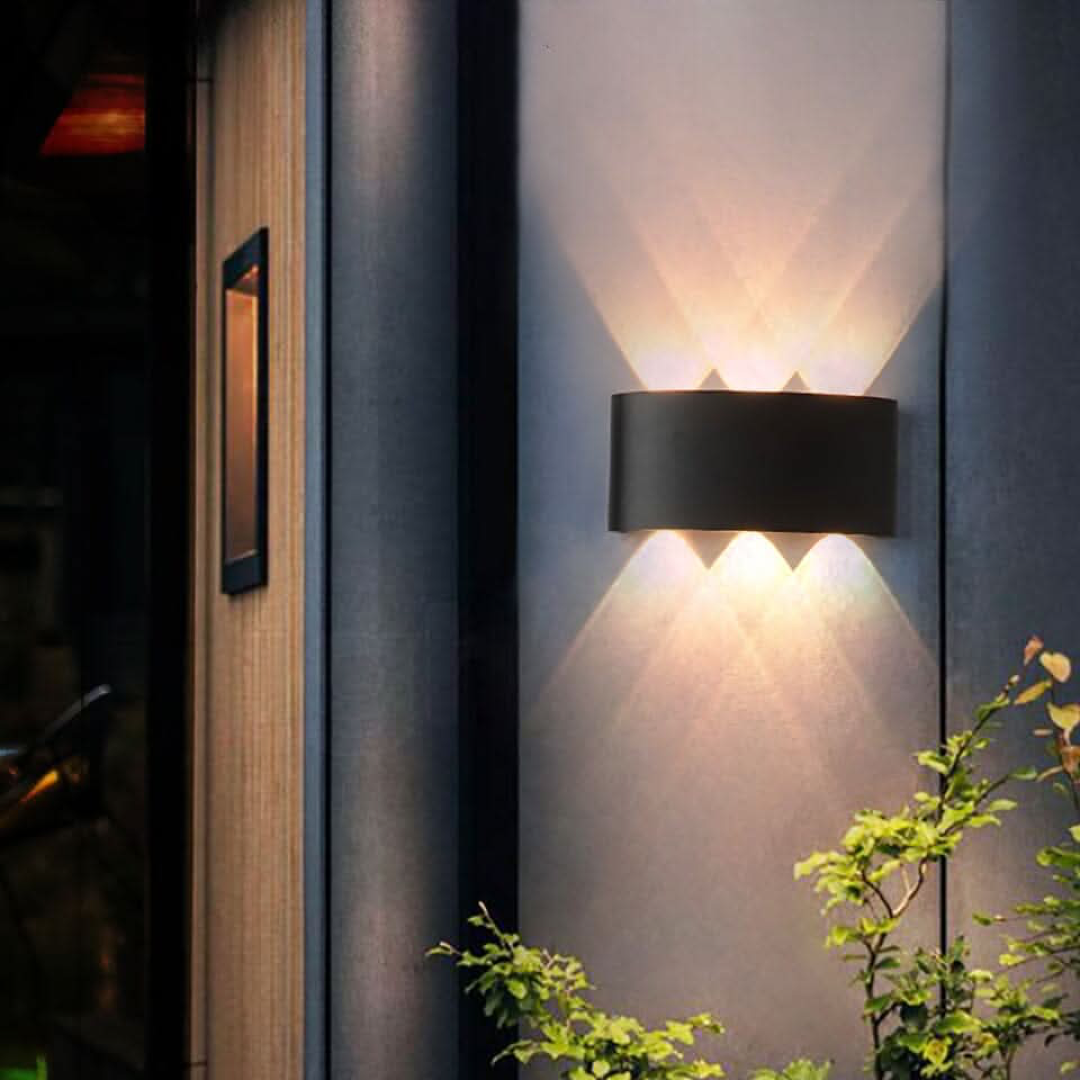 Lampă sculpturală de exterior pentru o lumină primitoare