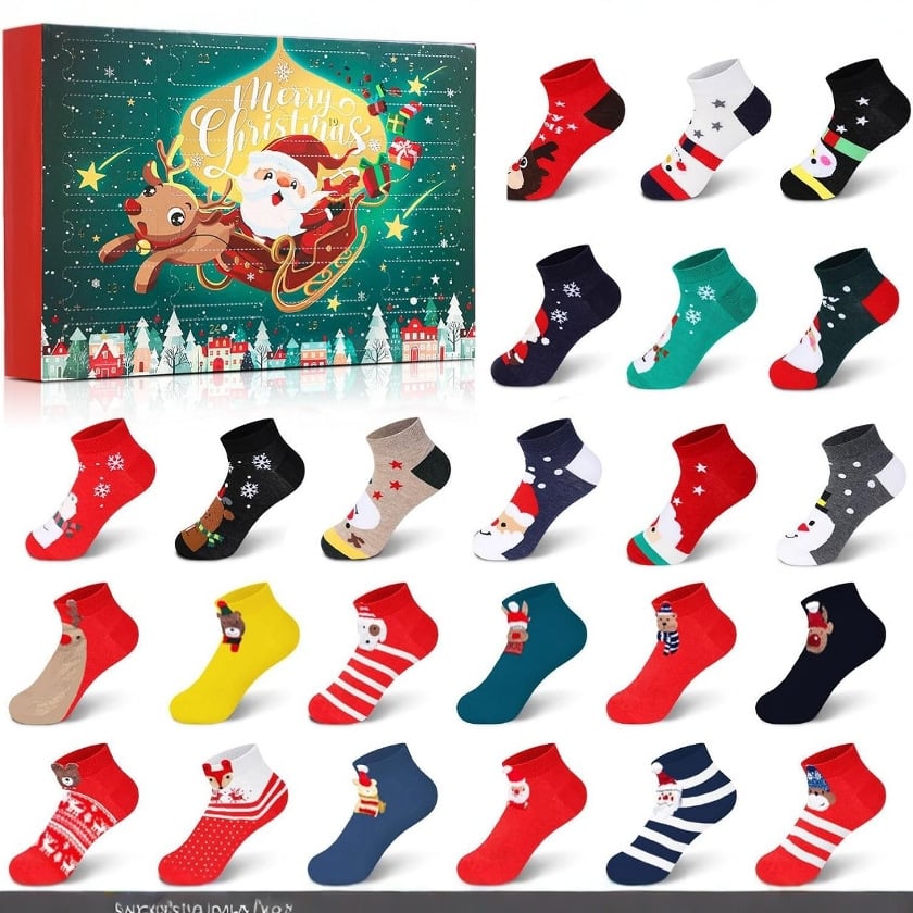 Adventskalender mit Weihnachtsstrümpfen für festliche Tage