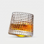 Draaiende whiskyglaasjes voor boeiende inschenkingen
