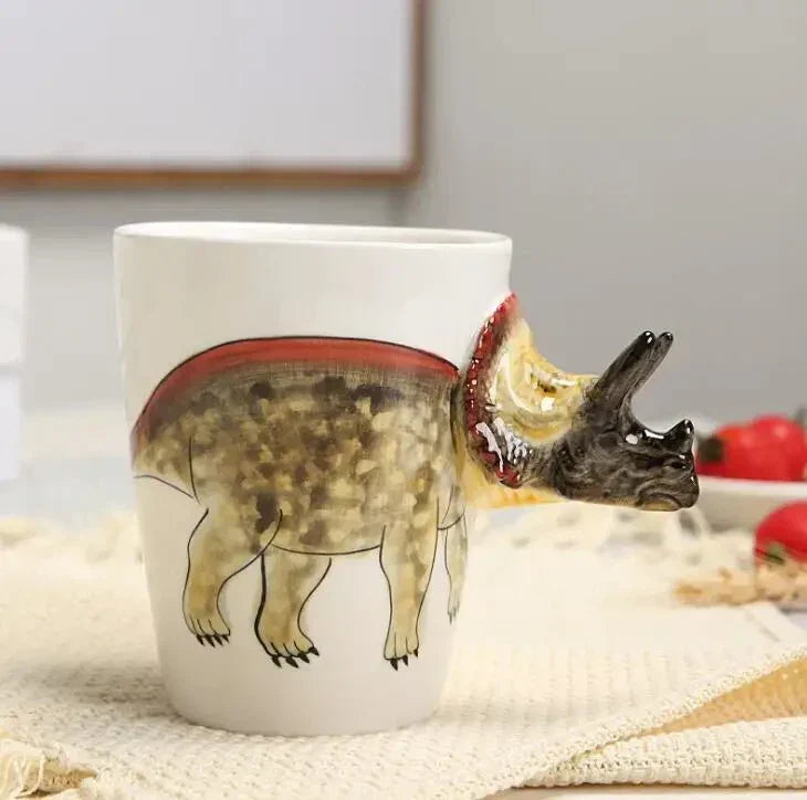 Taza de dinosaurio pintada a mano para pausas de café divertidas