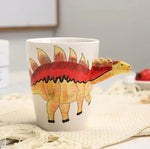 Taza de dinosaurio pintada a mano para pausas de café divertidas