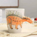 Taza de dinosaurio pintada a mano para pausas de café divertidas